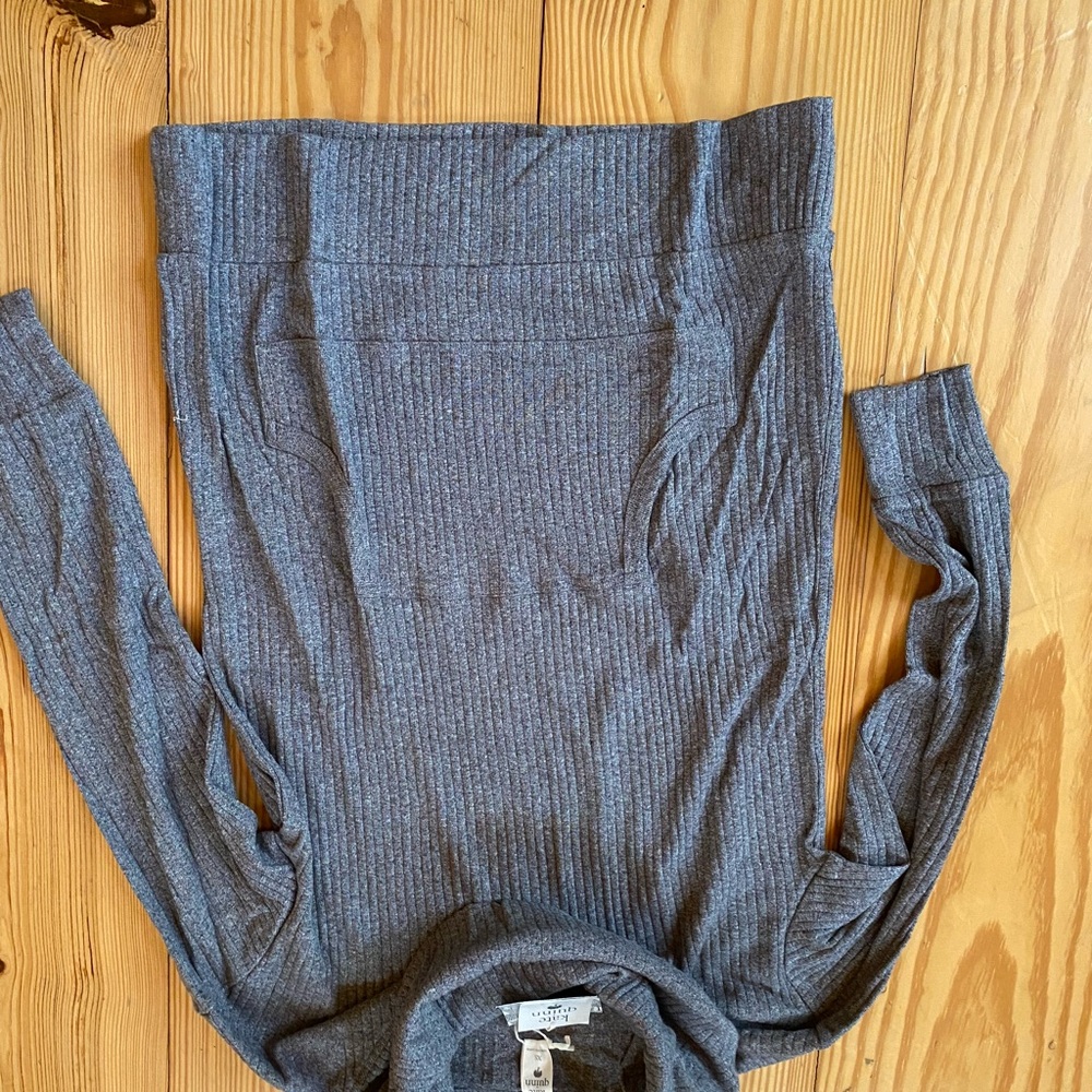 kate quinn Ribbed Cowlneck Sweater - Gray nwt